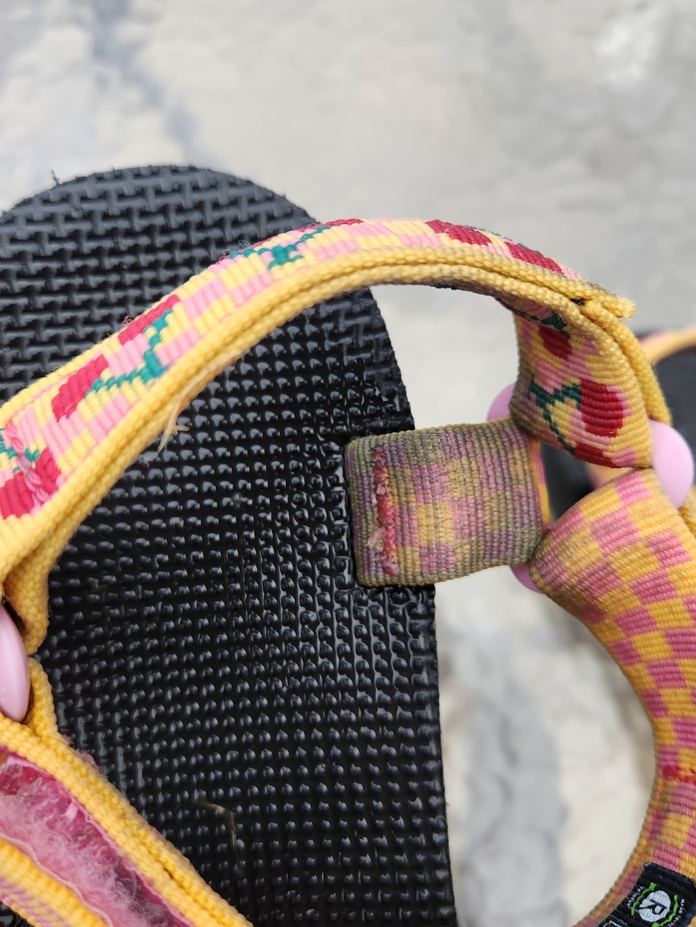 Teva Universal Sandals Womens Size 10 Platform Strap Cherries PICNIC Pink Beach - Picture 3 of 5